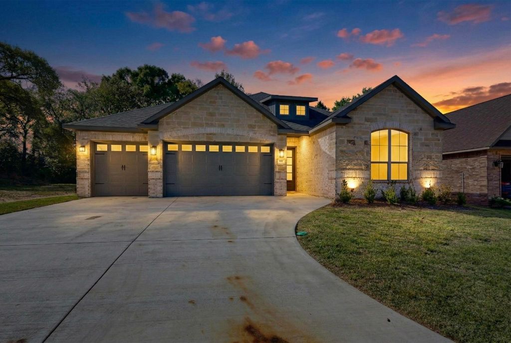 108 Palomita Circle, Athens, TX 75751