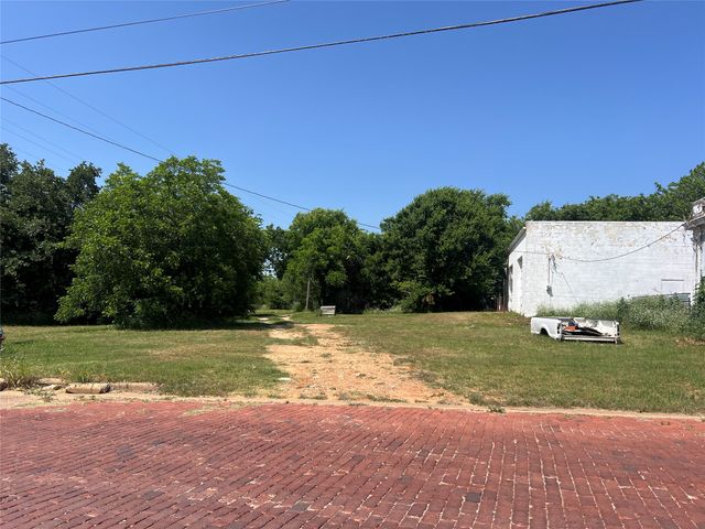 508 E 8th Street, Cisco, TX 76437