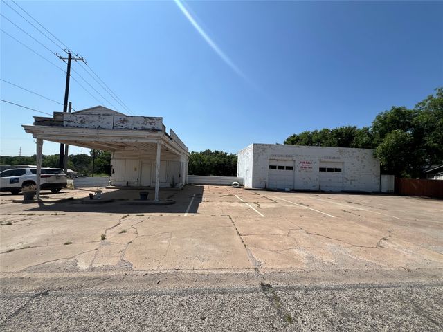 508 E 8th Street, Cisco, TX 76437