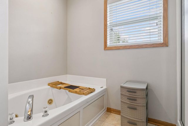 715 Lake Ridge Drive, Woodbury, MN 55129