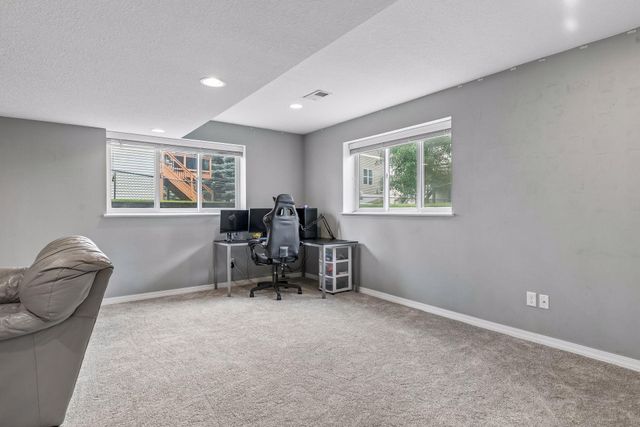 715 Lake Ridge Drive, Woodbury, MN 55129