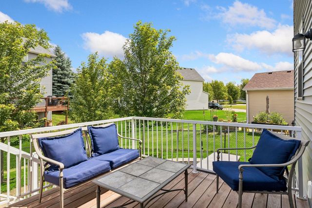 715 Lake Ridge Drive, Woodbury, MN 55129