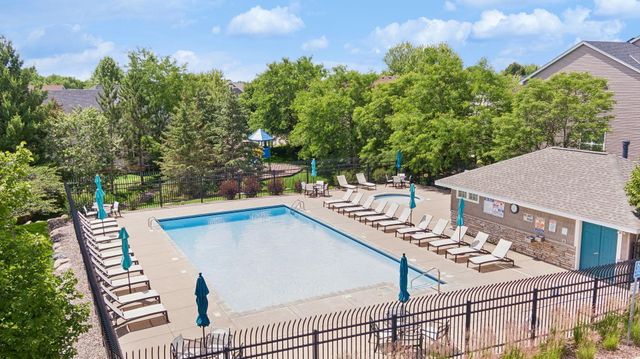 715 Lake Ridge Drive, Woodbury, MN 55129