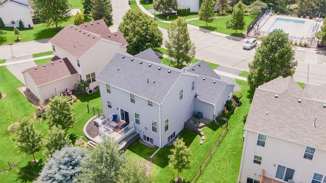 715 Lake Ridge Drive, Woodbury, MN 55129