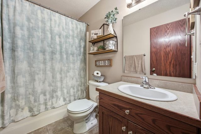 3900 13th Street S, Moorhead, MN 56560