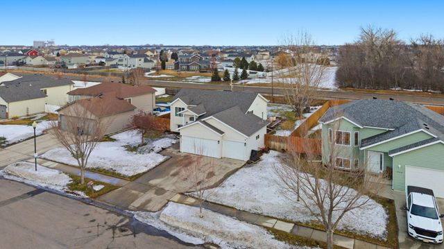 3900 13th Street S, Moorhead, MN 56560