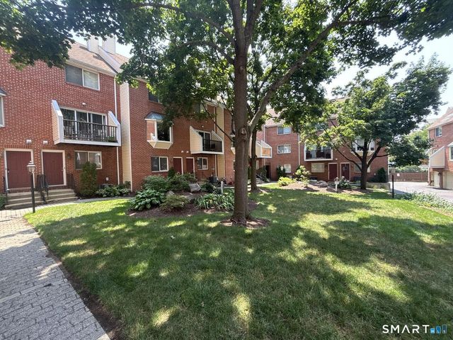 101 Grove Street 29, Stamford, CT 06901