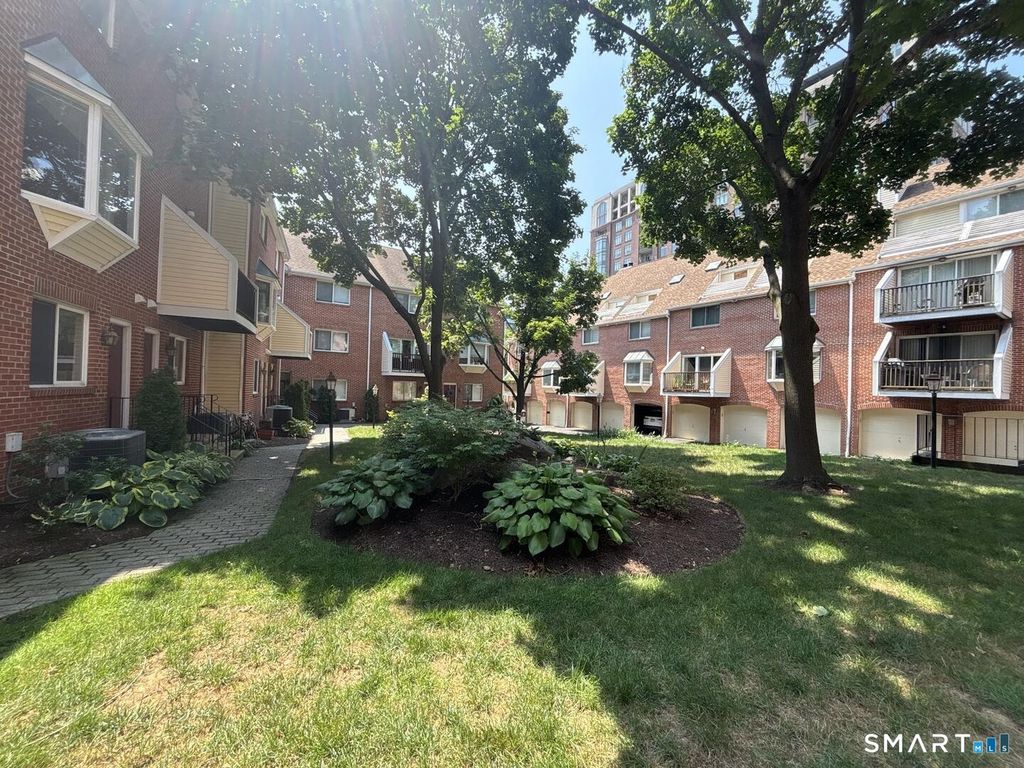 101 Grove Street 29, Stamford, CT 06901