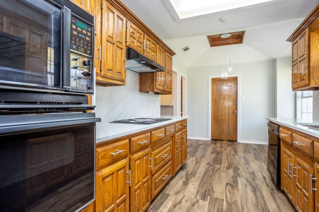 509 WISTERGLEN Drive, Desoto, TX 75115