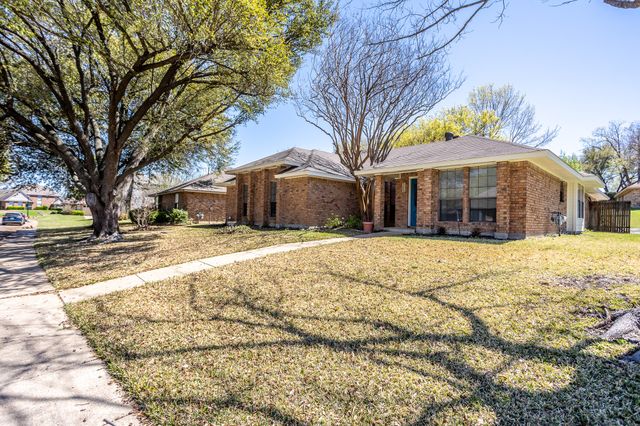 509 WISTERGLEN Drive, Desoto, TX 75115