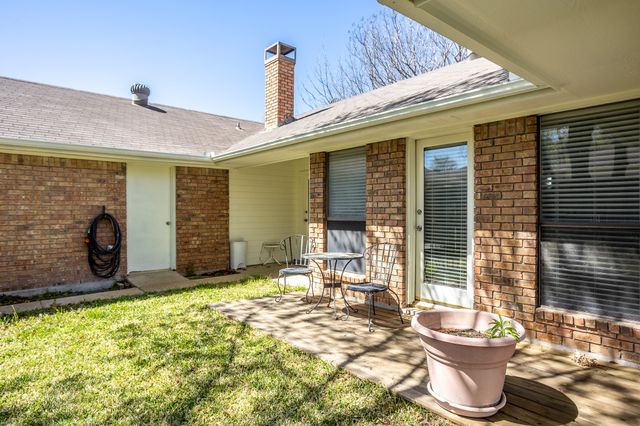 509 WISTERGLEN Drive, Desoto, TX 75115