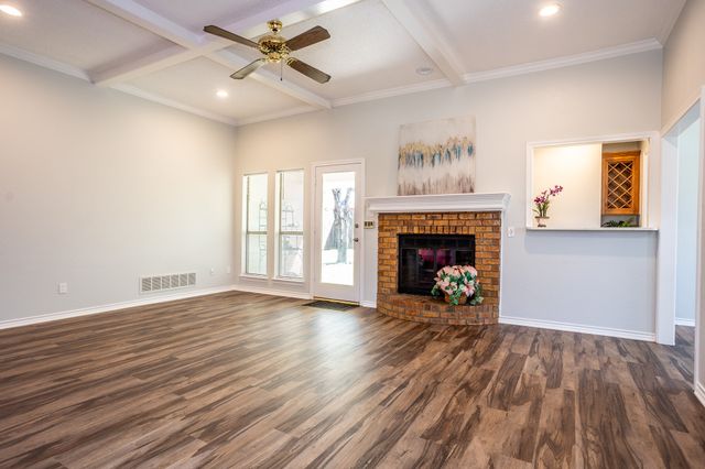 509 WISTERGLEN Drive, Desoto, TX 75115