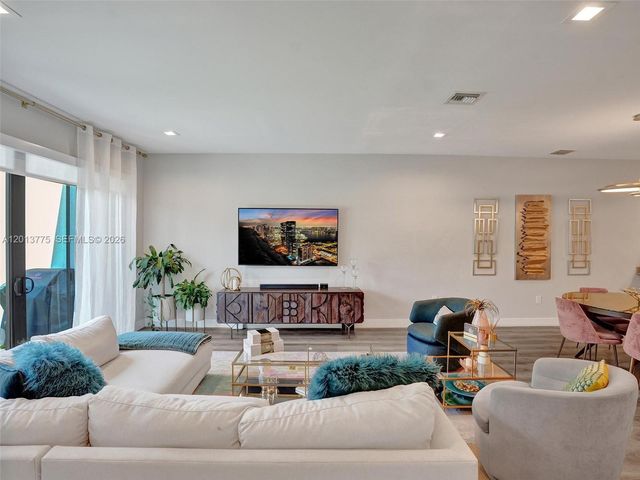 1604 SW 4th Ave, Fort Lauderdale, FL 33315
