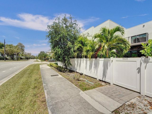 1604 SW 4th Ave, Fort Lauderdale, FL 33315