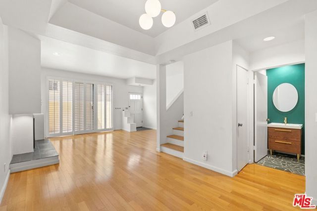 3619 Keystone Avenue 3, Los Angeles, CA 90034