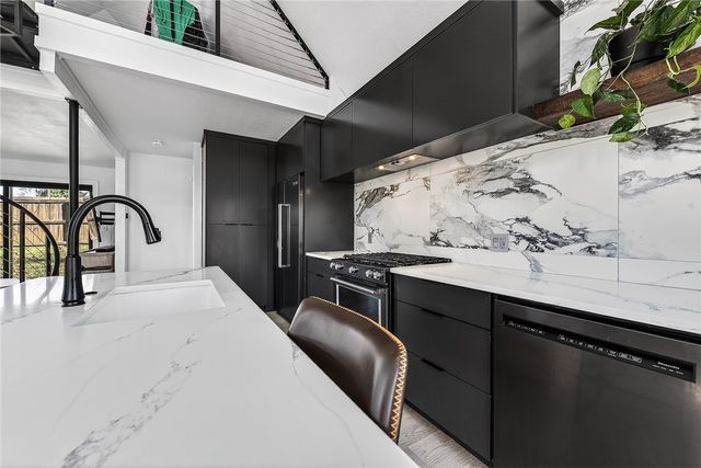 1701 NW 3rd Street, Bentonville, AR 72712