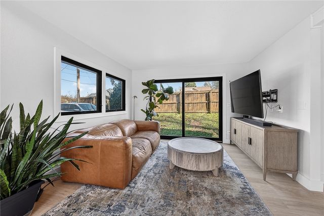 1701 NW 3rd Street, Bentonville, AR 72712