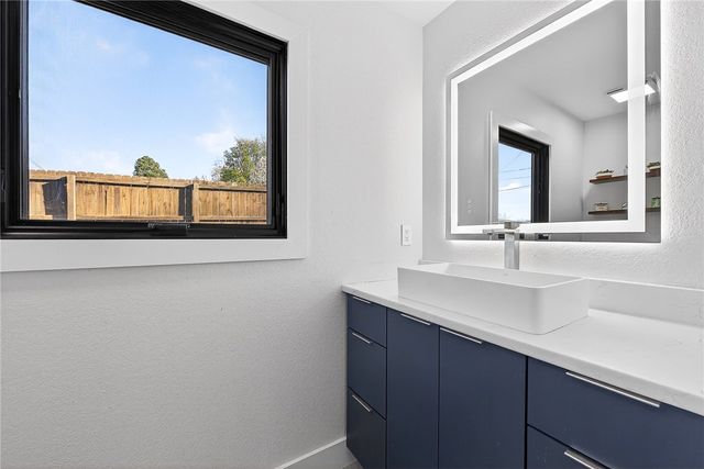 1701 NW 3rd Street, Bentonville, AR 72712