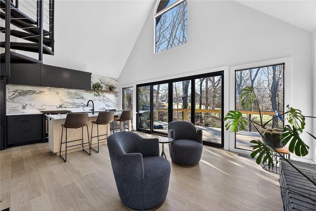 1701 NW 3rd Street, Bentonville, AR 72712