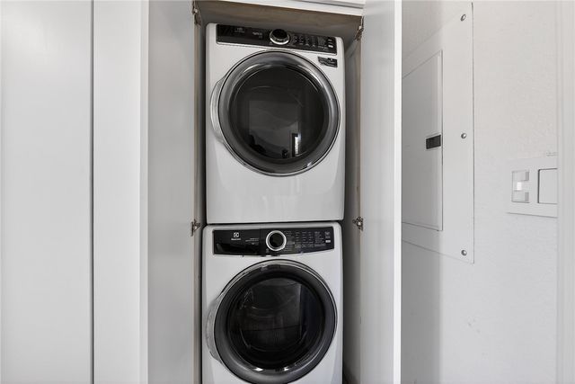 1701 NW 3rd Street, Bentonville, AR 72712