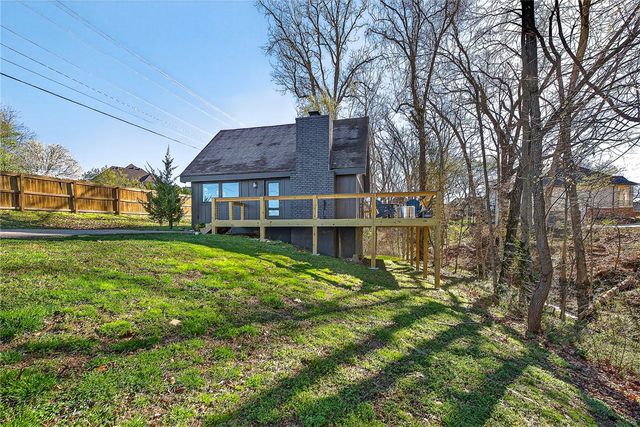 1701 NW 3rd Street, Bentonville, AR 72712