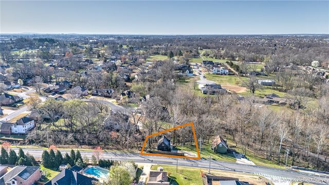 1701 NW 3rd Street, Bentonville, AR 72712