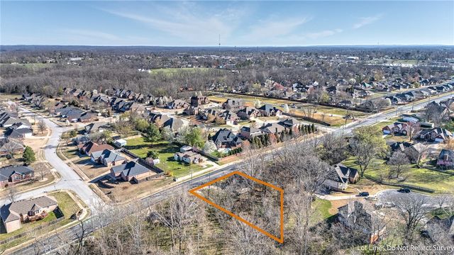 1701 NW 3rd Street, Bentonville, AR 72712