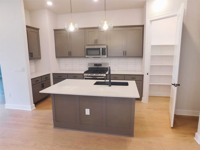 11808 DILLON FALLS DR, Austin, TX 78747