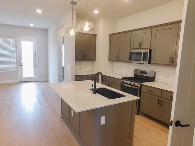 11808 DILLON FALLS DR, Austin, TX 78747