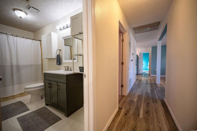 635 S Oak Grove Road, Lonoke, AR 72086