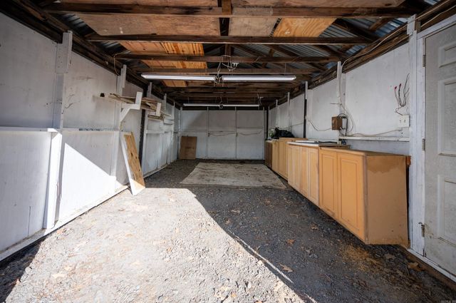 635 S Oak Grove Road, Lonoke, AR 72086