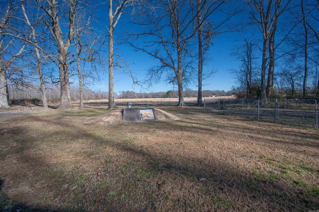 635 S Oak Grove Road, Lonoke, AR 72086