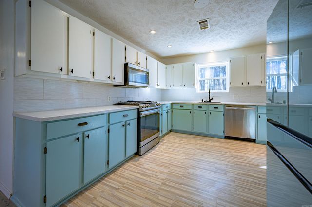 635 S Oak Grove Road, Lonoke, AR 72086