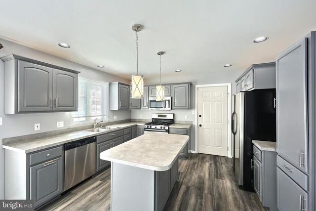 1770 HERMAN DR, York, PA 17408