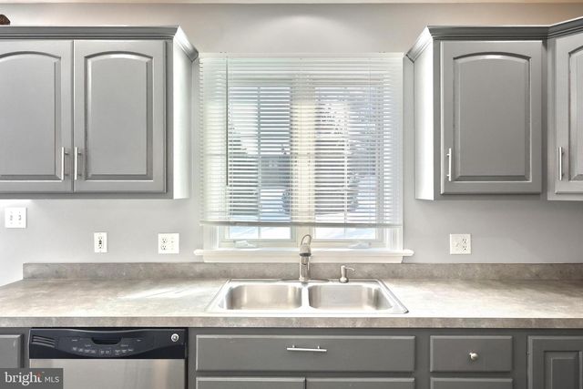 1770 HERMAN DR, York, PA 17408