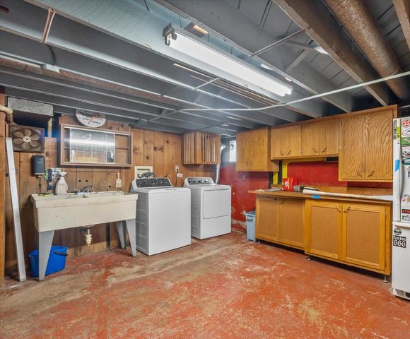 3745 S Whitnall AVENUE, Milwaukee, WI 53207