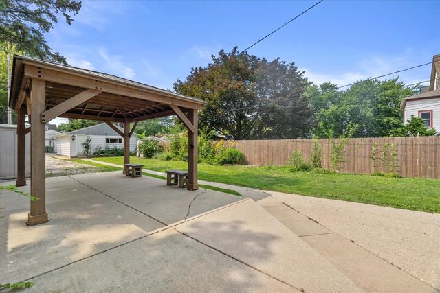3745 S Whitnall AVENUE, Milwaukee, WI 53207