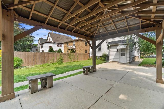 3745 S Whitnall AVENUE, Milwaukee, WI 53207