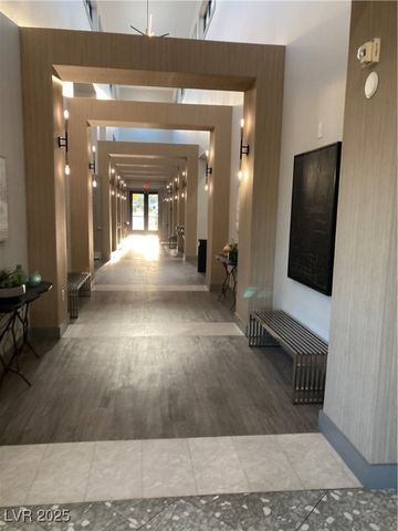 122 Broken Putter Way, Las Vegas, NV 89148