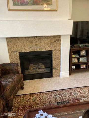 122 Broken Putter Way, Las Vegas, NV 89148