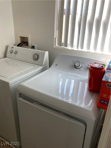 122 Broken Putter Way, Las Vegas, NV 89148