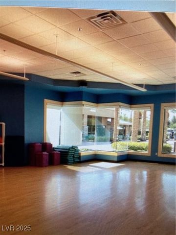 122 Broken Putter Way, Las Vegas, NV 89148