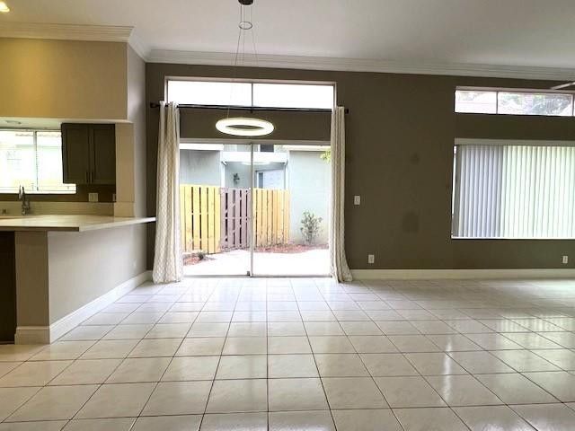 10110 NW 5th Street, Plantation, FL 33324