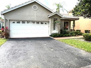 10110 NW 5th Street, Plantation, FL 33324