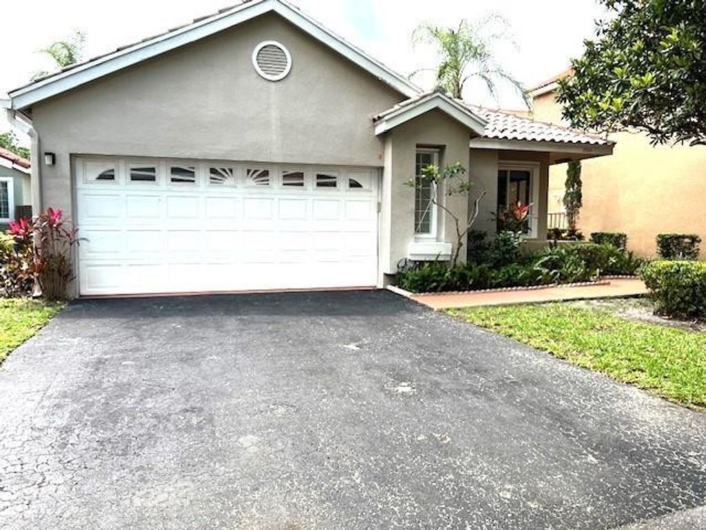 10110 NW 5th Street, Plantation, FL 33324