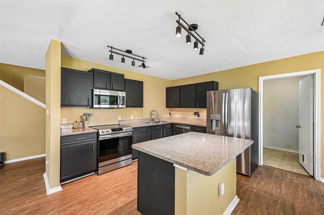 401 Emerald Fields LN, Kyle, TX 78640