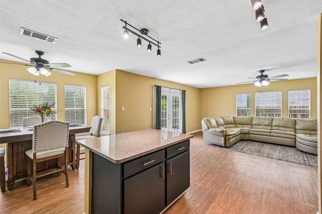 401 Emerald Fields LN, Kyle, TX 78640