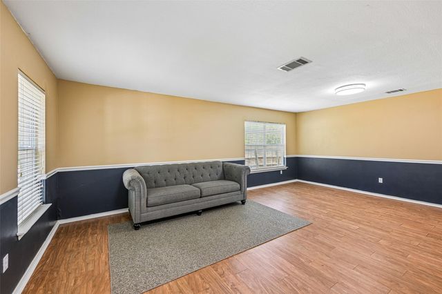 401 Emerald Fields LN, Kyle, TX 78640