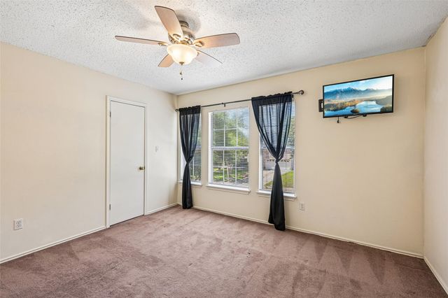 401 Emerald Fields LN, Kyle, TX 78640