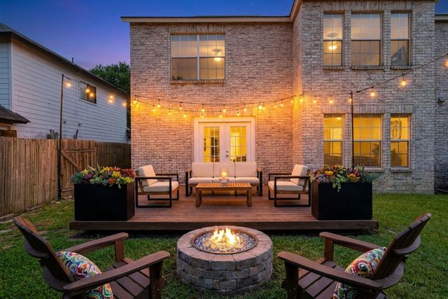 401 Emerald Fields LN, Kyle, TX 78640